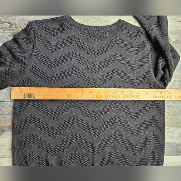 ModCloth Small Black Chevron Pattern Long Sleeve top - Picture 8 of 9